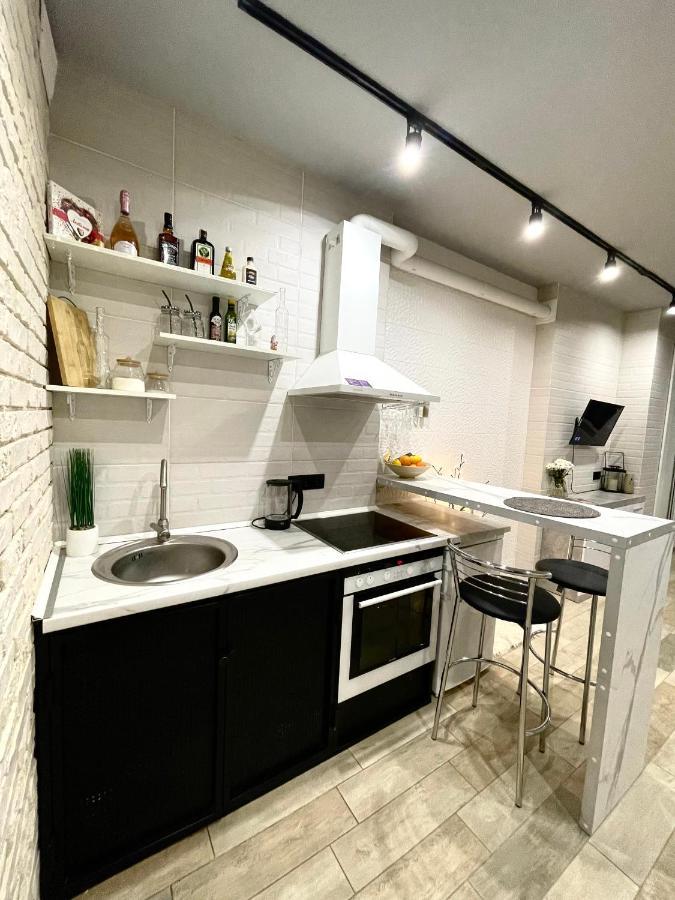 Loft_Apartment คาเมียเนตส์-โปดิลสกี ภายนอก รูปภาพ