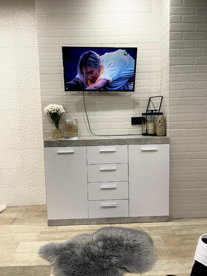 Loft_Apartment คาเมียเนตส์-โปดิลสกี ภายนอก รูปภาพ
