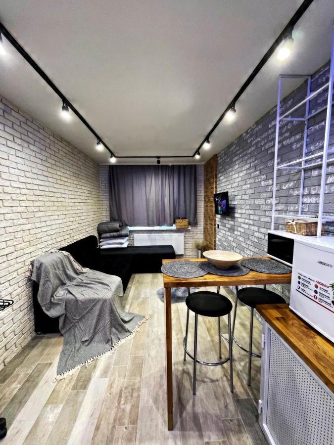 Loft_Apartment คาเมียเนตส์-โปดิลสกี ภายนอก รูปภาพ