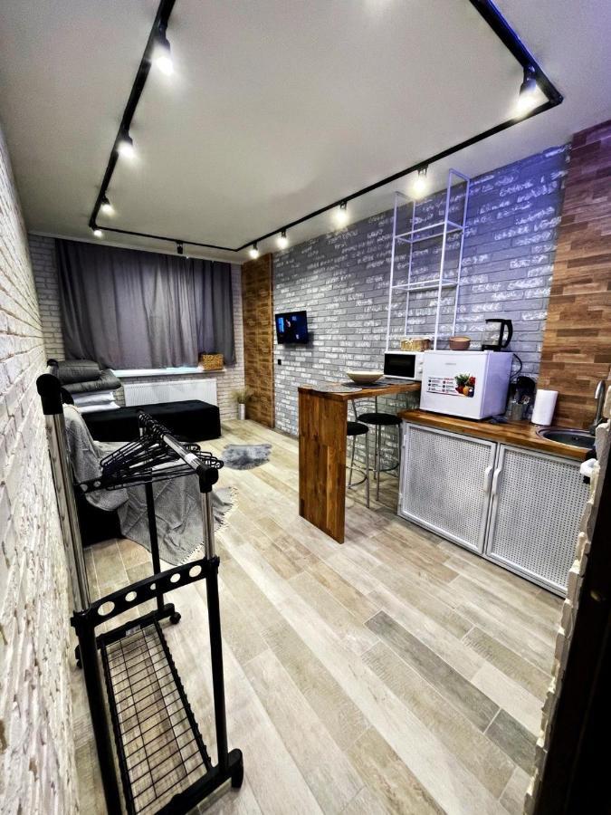 Loft_Apartment คาเมียเนตส์-โปดิลสกี ภายนอก รูปภาพ