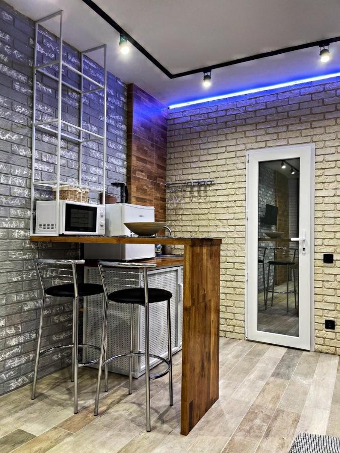 Loft_Apartment คาเมียเนตส์-โปดิลสกี ภายนอก รูปภาพ